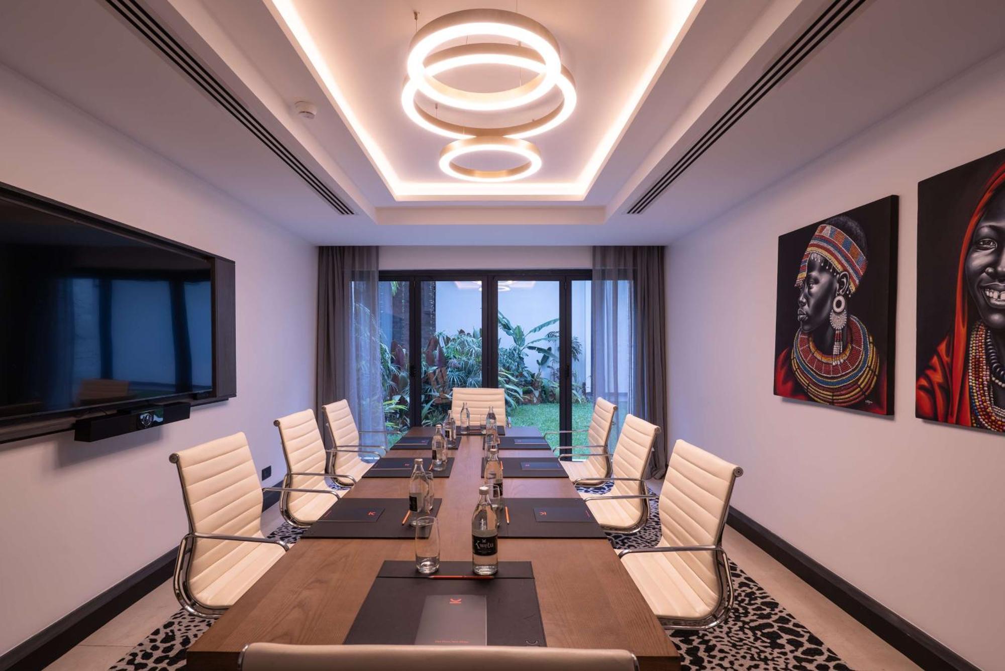 Отель Kwetu Nairobi, Curio Collection By Hilton Экстерьер фото