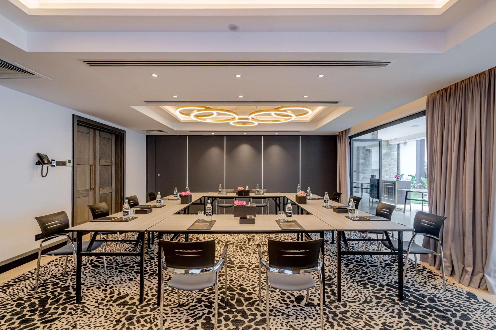 Отель Kwetu Nairobi, Curio Collection By Hilton Экстерьер фото