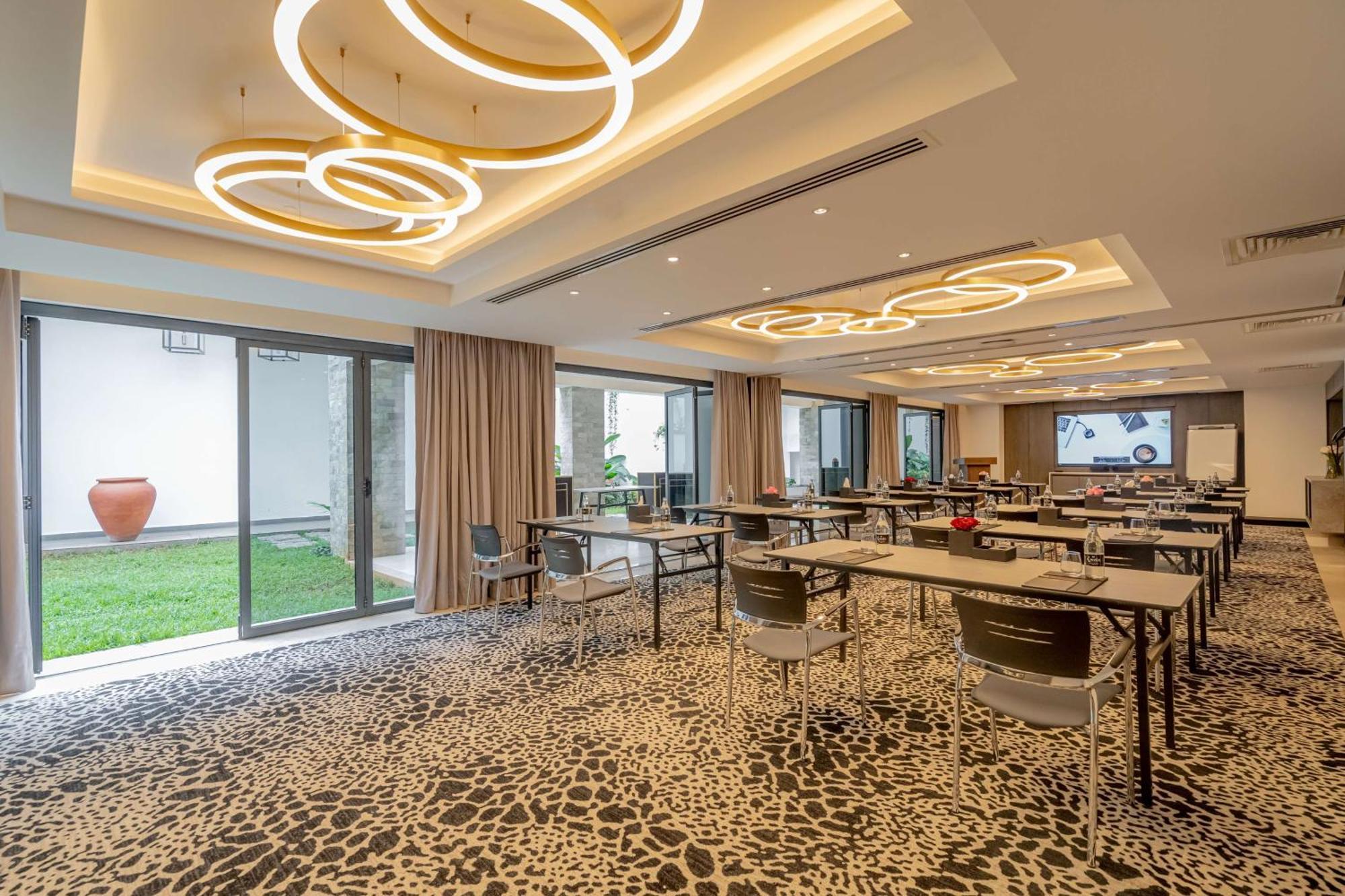 Отель Kwetu Nairobi, Curio Collection By Hilton Экстерьер фото