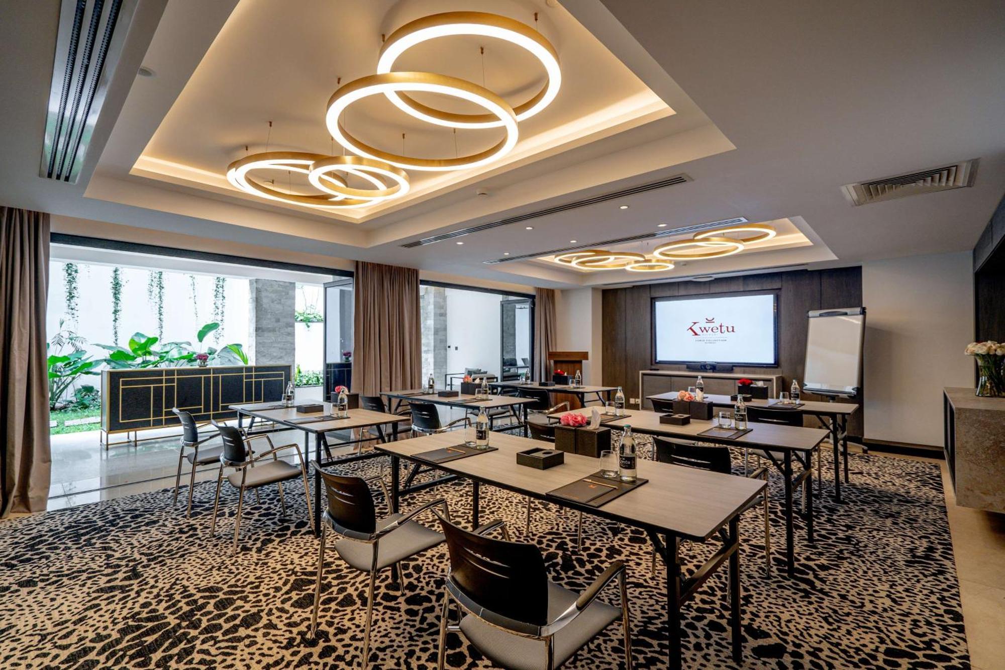 Отель Kwetu Nairobi, Curio Collection By Hilton Экстерьер фото
